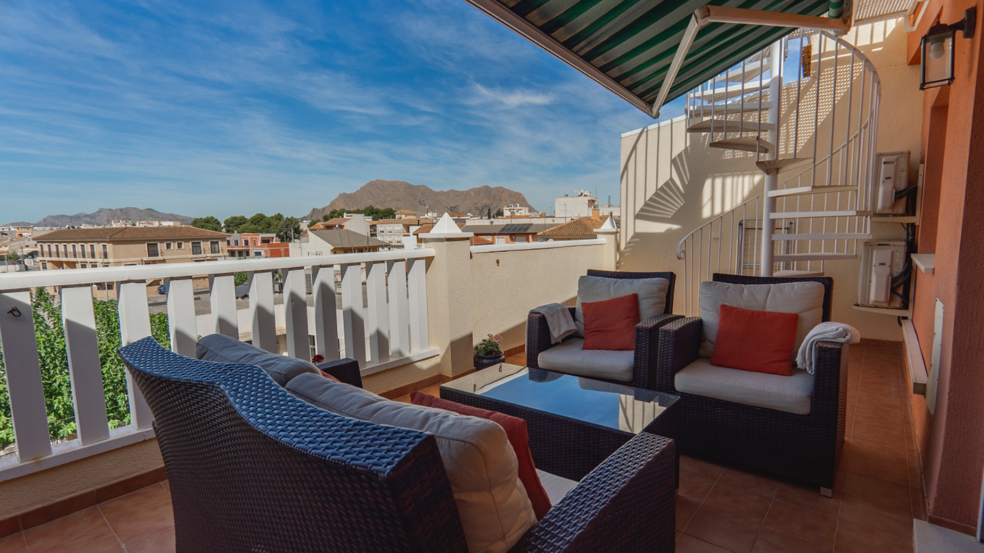 Buy house in Costa Blanca