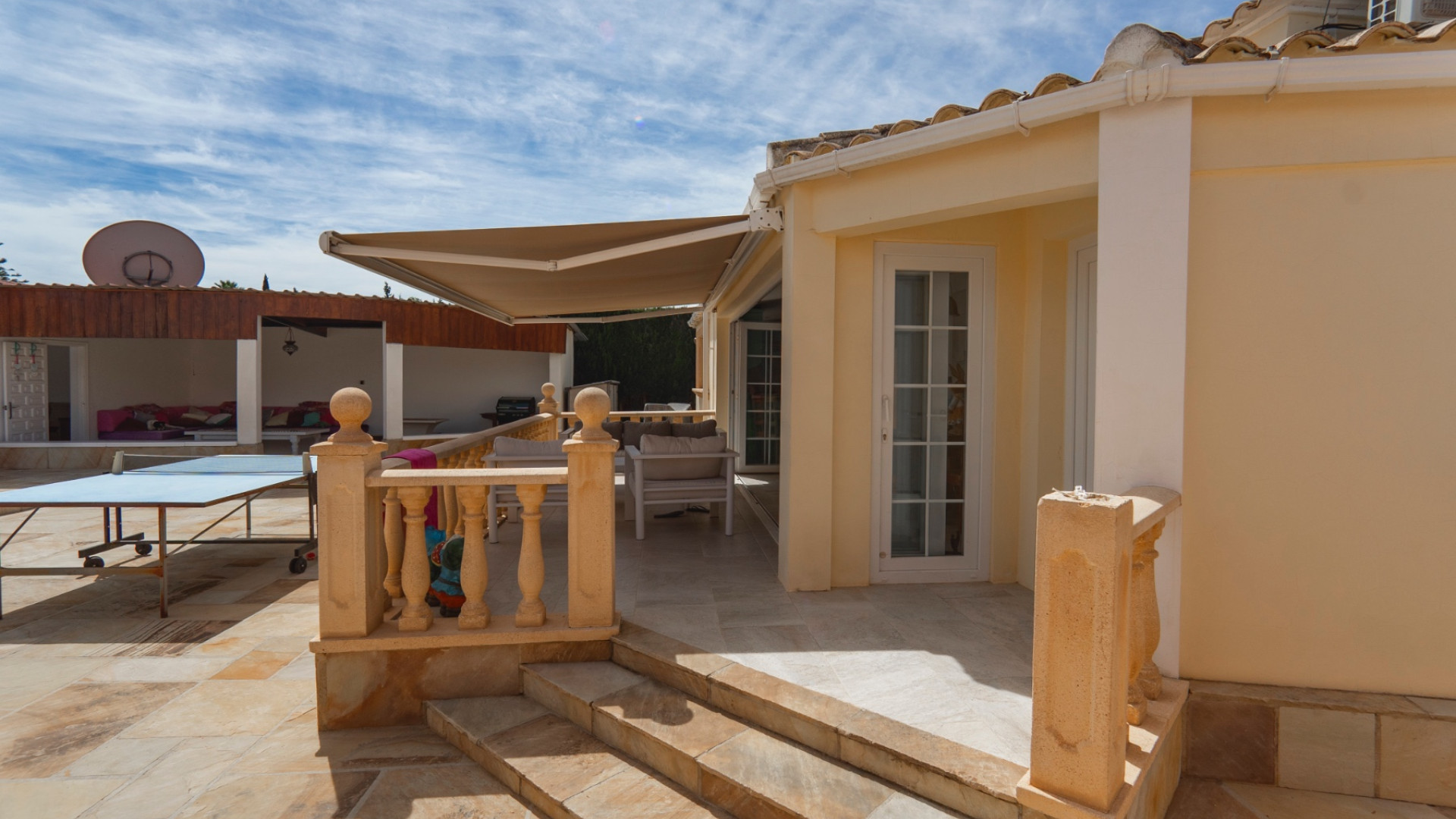 Buy Villa in costa blanca
