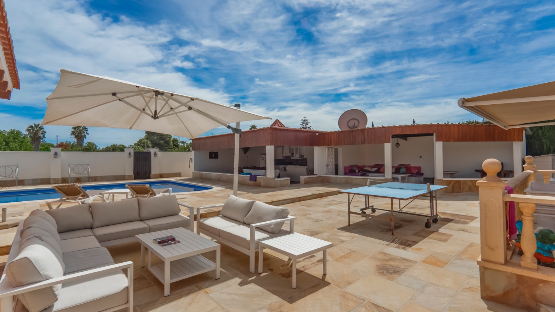 Buy Villa in costa blanca