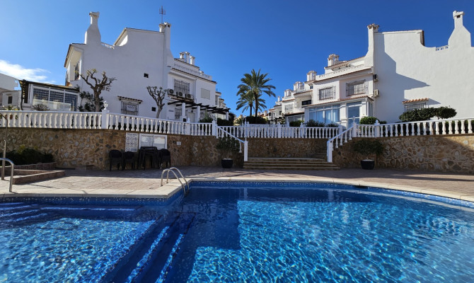 Casa adosada - Venta - La Mata - La Mata