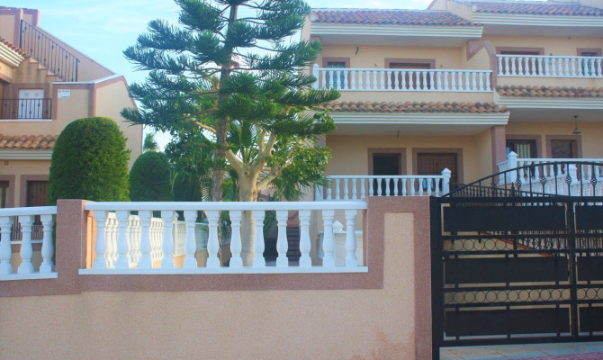 Casa adosada - Venta - Los Altos - Los Altos