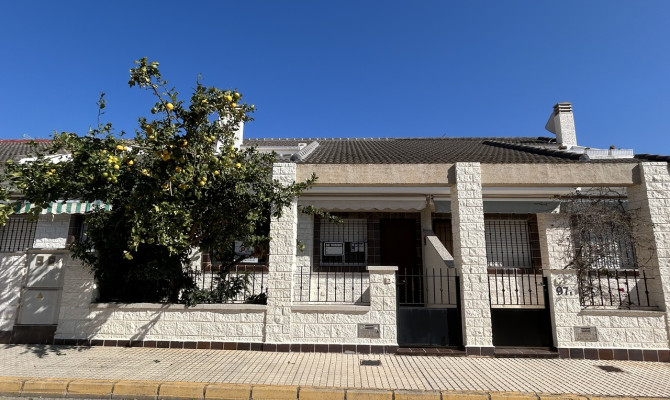 Casa adosada - Venta - Torre de la Horadada - Torre de la Horadada
