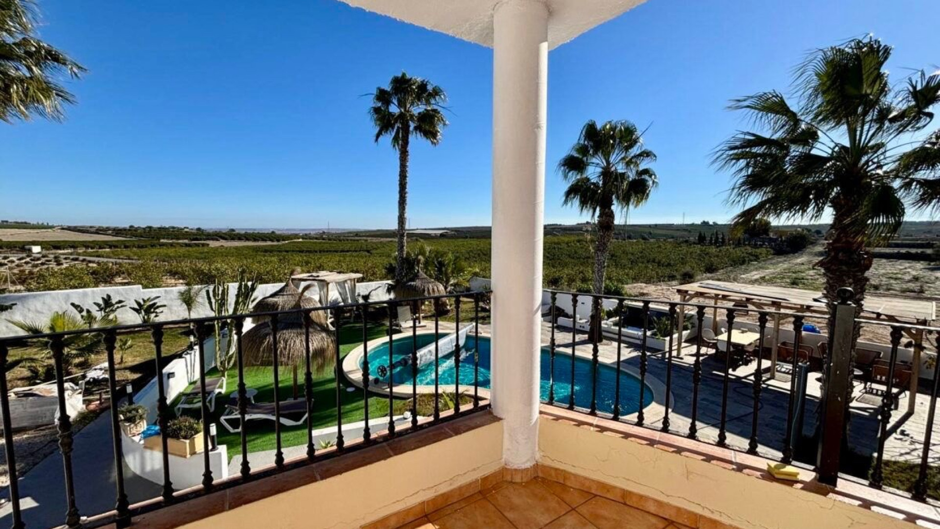 Casa con piscina en venta costa blanca