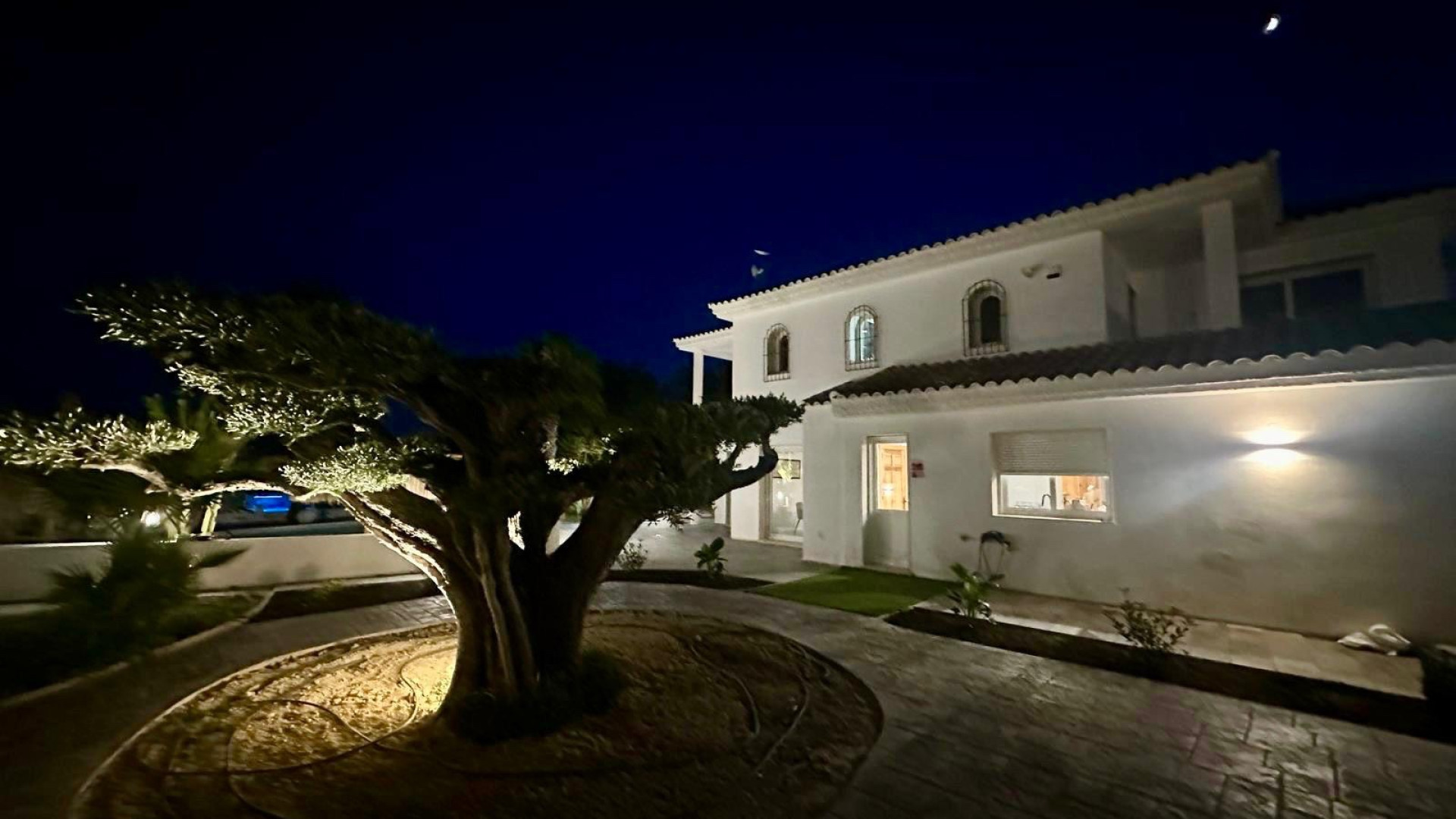 Chalet con piscina en costa blanca