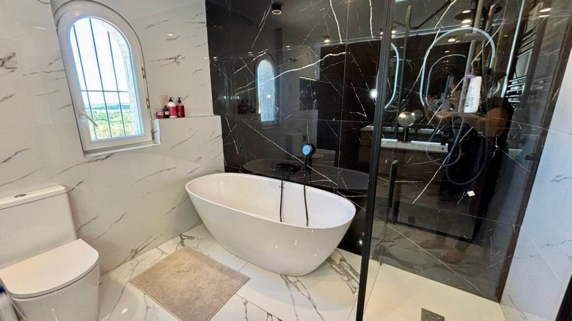 Chalet con piscina en venta costa blanca