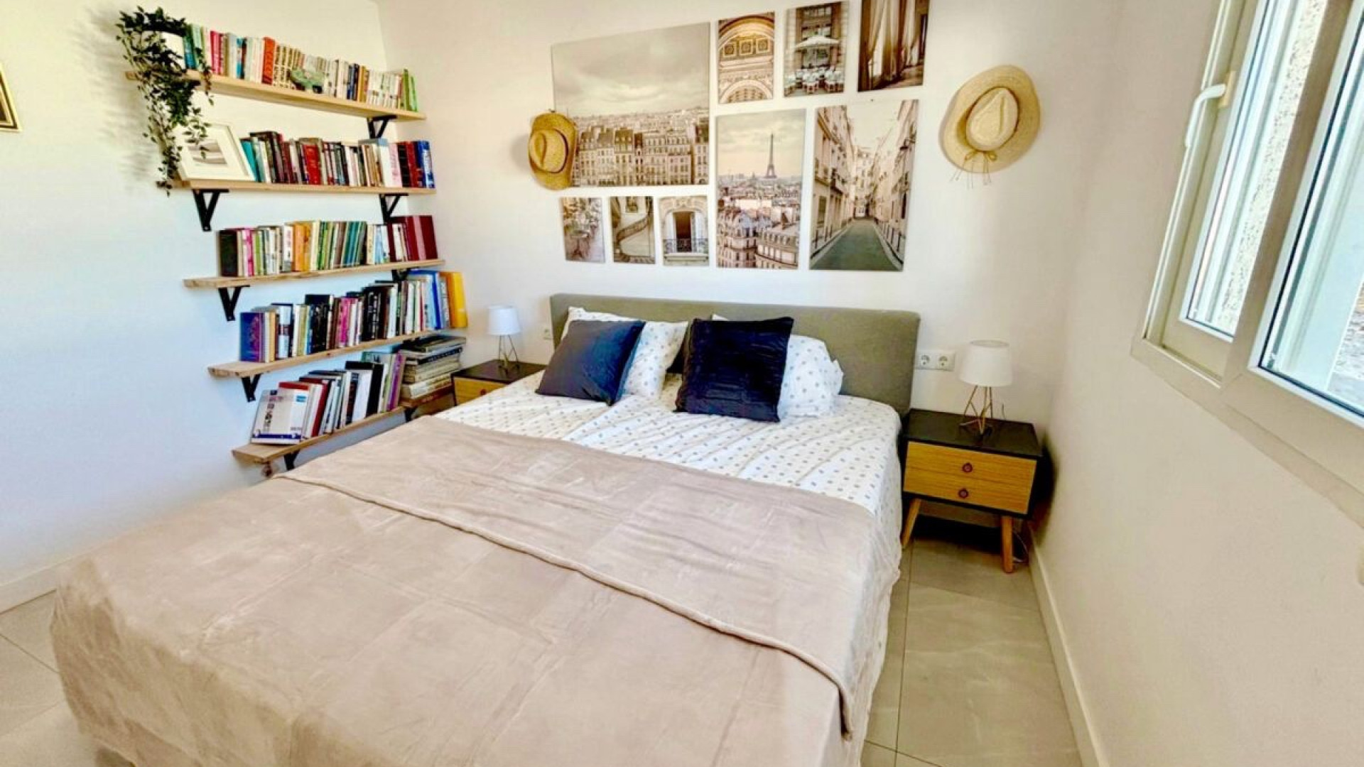 Chalet con piscina en venta costa blanca