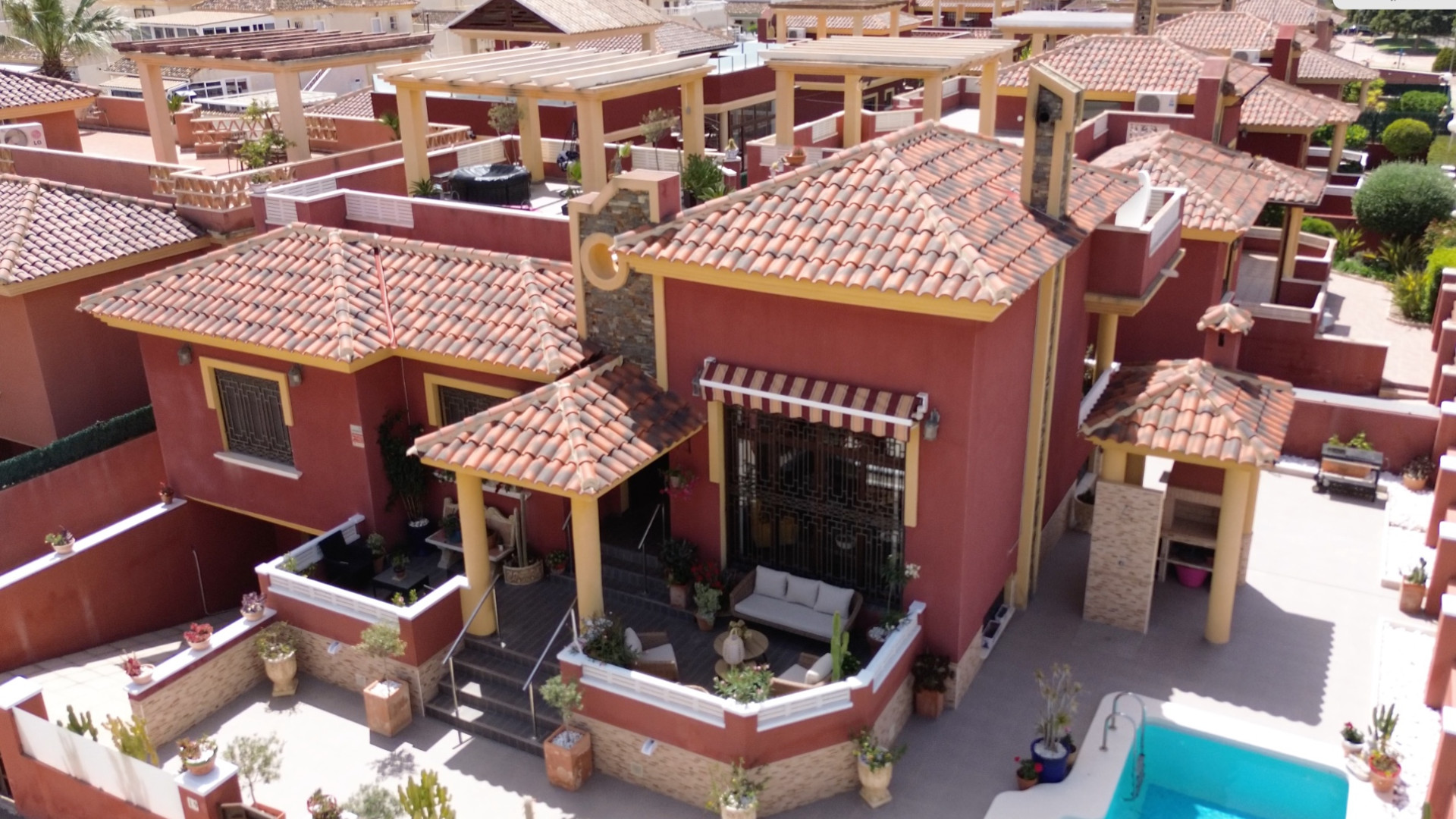 comprar casa con piscina en alicante