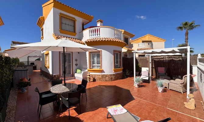 Detached Villa - Resale - El Campo - El Campo