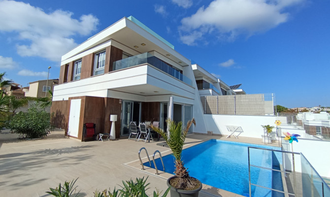 Detached Villa - Resale - Villamartin - Villamartin