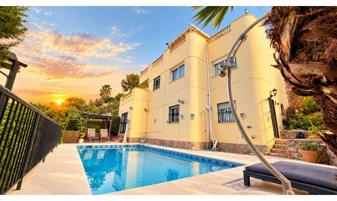 Detached Villa - Resale - Villamartin - Villamartin