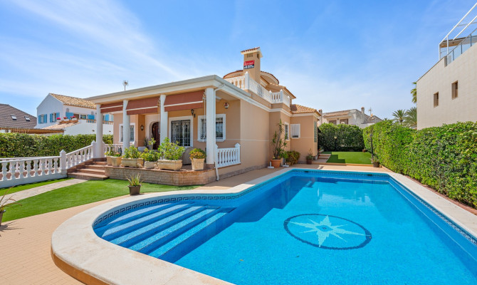Detached Villa - Revente - Torrevieja - La Mata