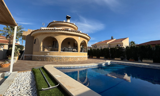 Detached Villa - Sprzedaż - Benijófar - Monte Azul