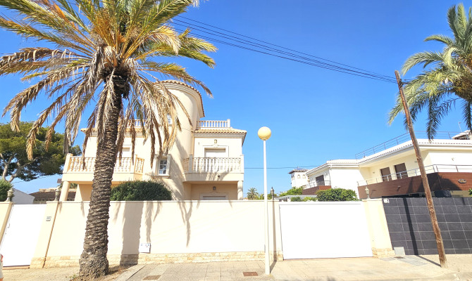 Detached Villa - Sprzedaż - Cabo Roig - Cabo Roig