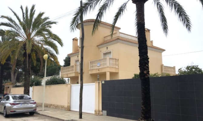 Detached Villa - Sprzedaż - Cabo Roig - Cabo Roig