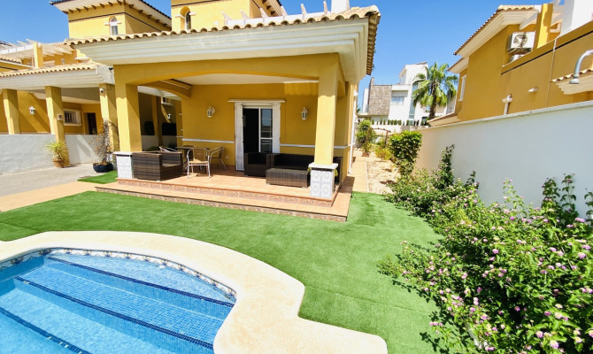 Detached Villa - Sprzedaż - Cabo Roig - Cabo Roig