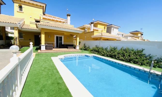 Detached Villa - Sprzedaż - Cabo Roig - Cabo Roig