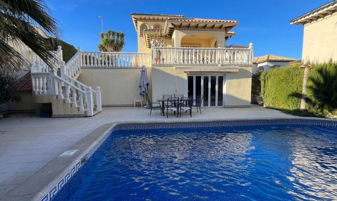 Detached Villa - Sprzedaż - La Zenia - La Zenia