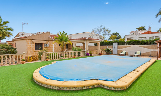 Detached Villa - Sprzedaż - Los Balcones, Torrevieja - Los Balcones
