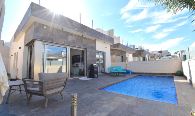 Detached Villa - Sprzedaż - Orihuela Costa - BD-86162