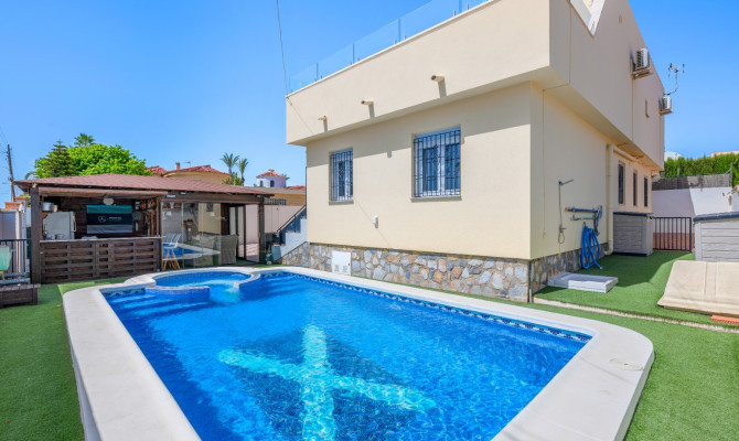 Detached Villa - Venta - Ciudad Quesada - Center