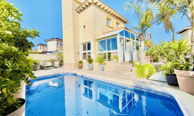 Detached Villa - Venta - La Zenia - La Zenia