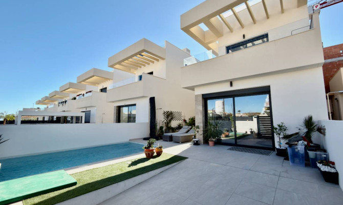 Detached Villa - Venta - Los Montesinos - La Herrada