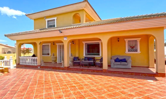 Detached Villa - Venta - Torrevieja - Los Balcones - Los Altos del Edén