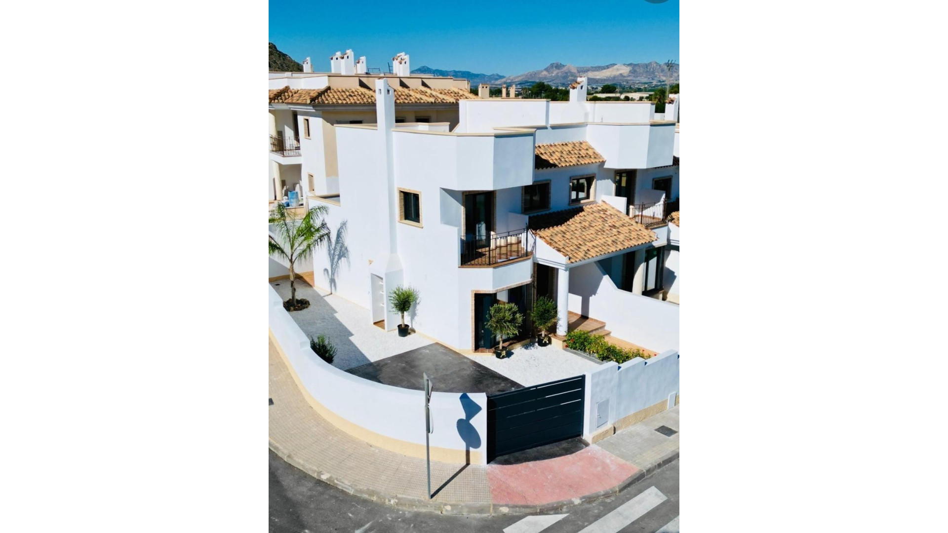 New Build - Townhouse - Cox - San Fernando