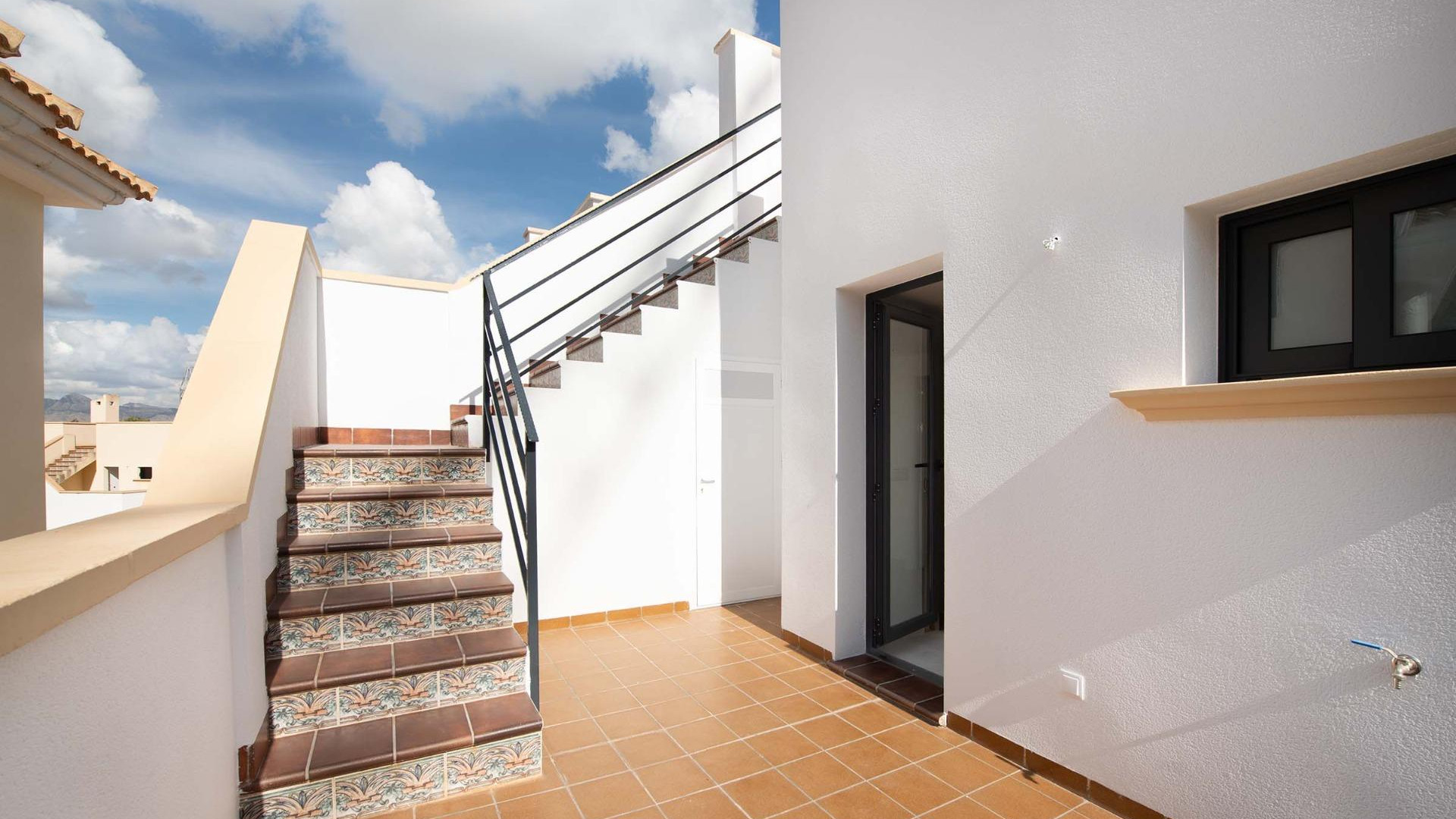 Obra Nueva - Casa adosada - Cox - San Fernando