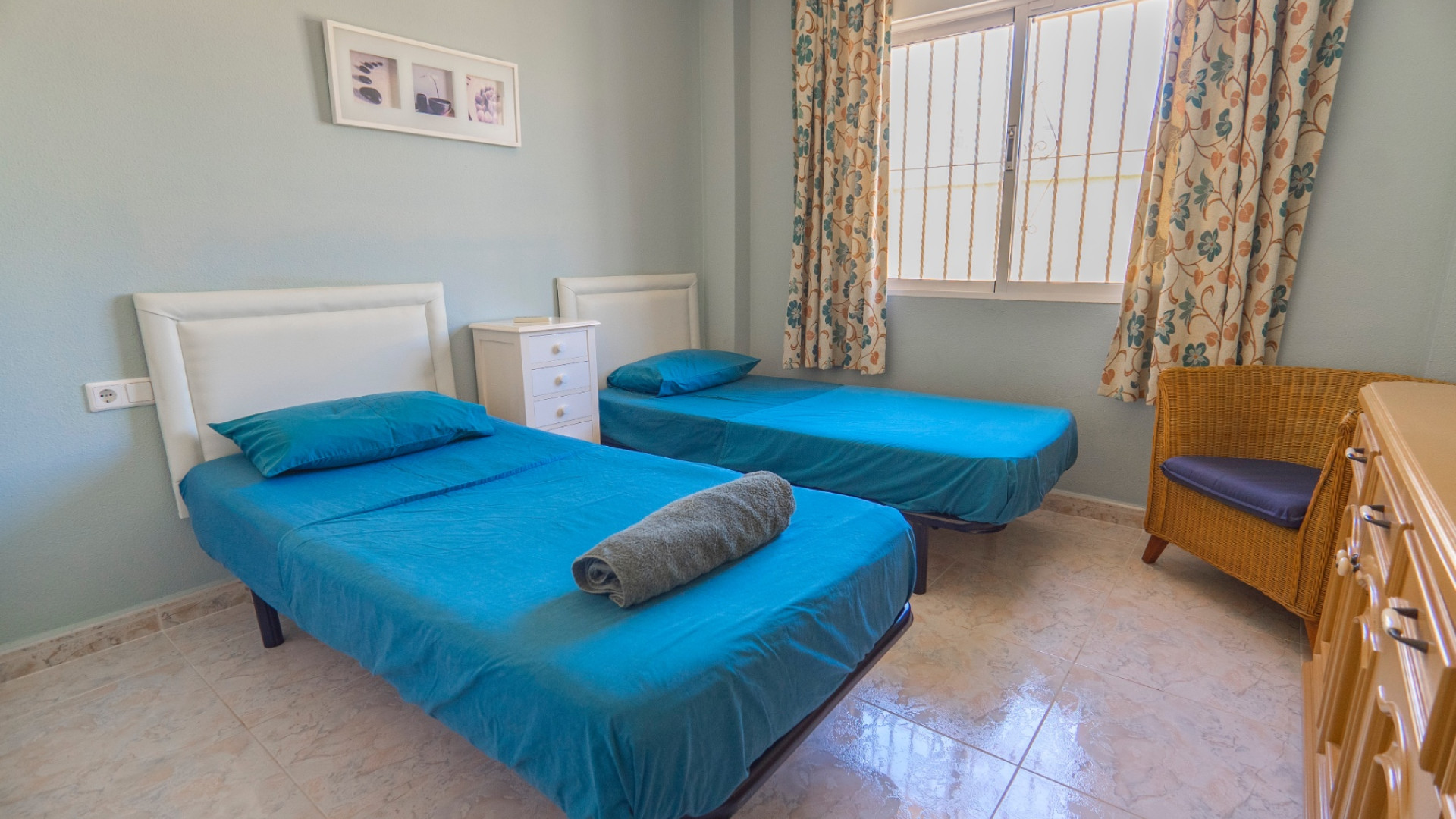 property with pool for sale alicante