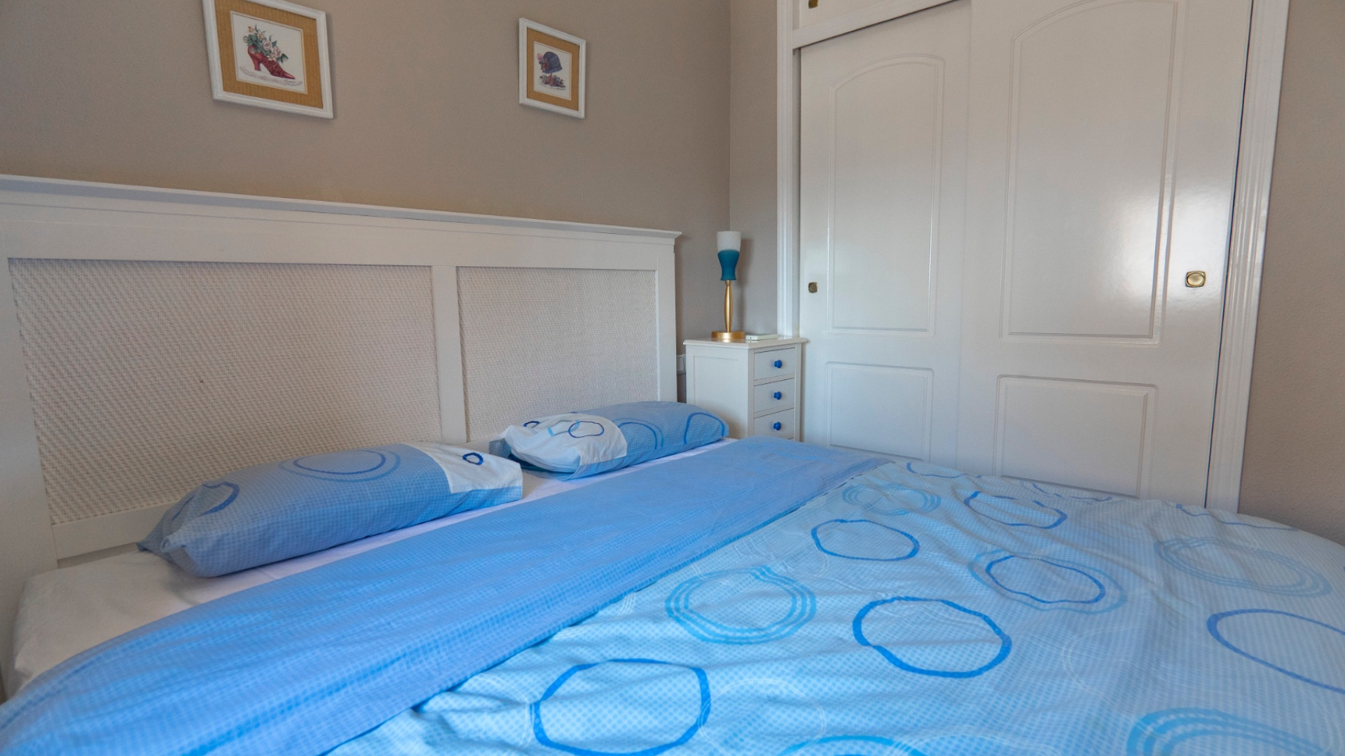 property with pool for sale alicante