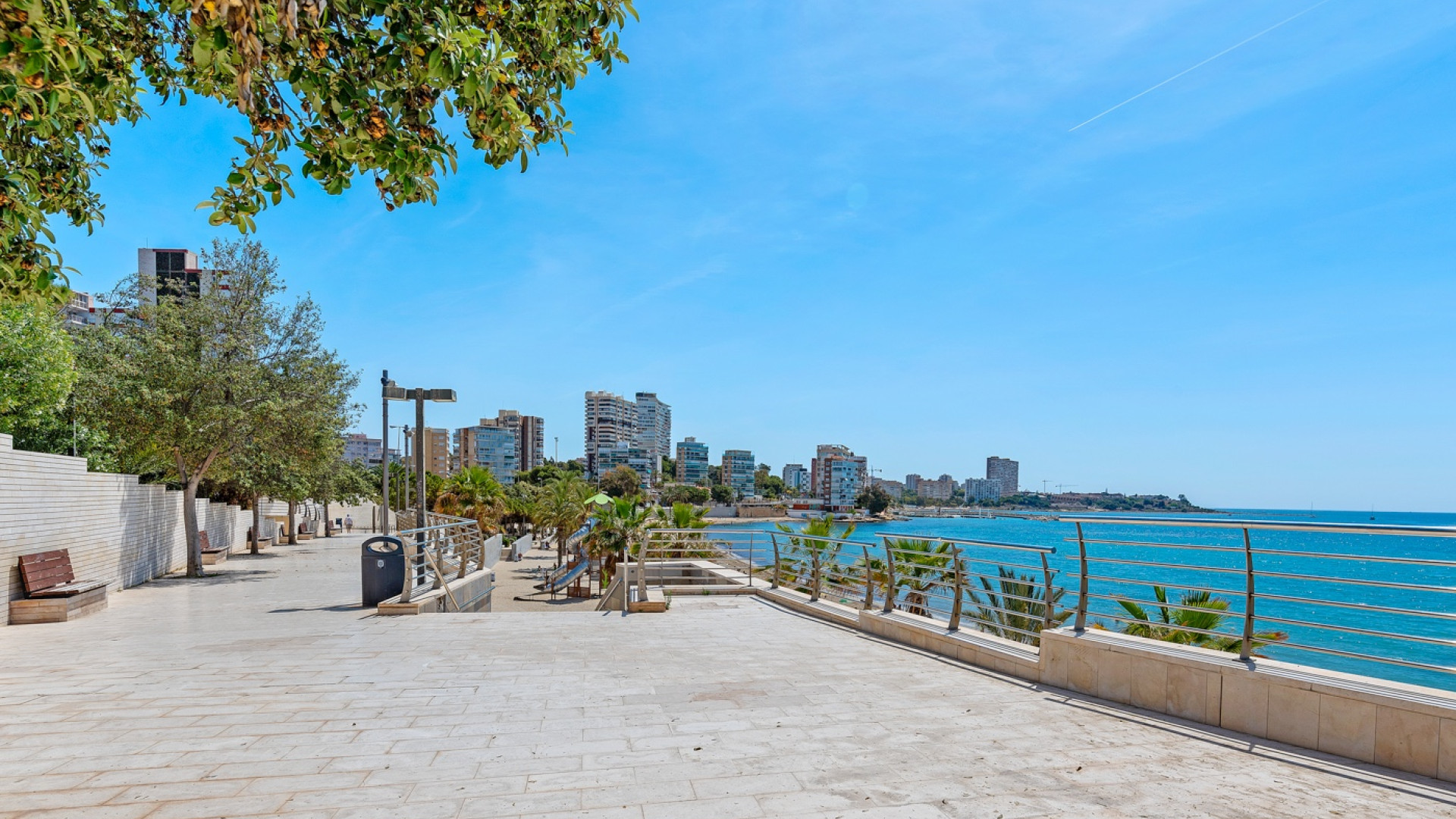 Resale - Apartment - Alicante