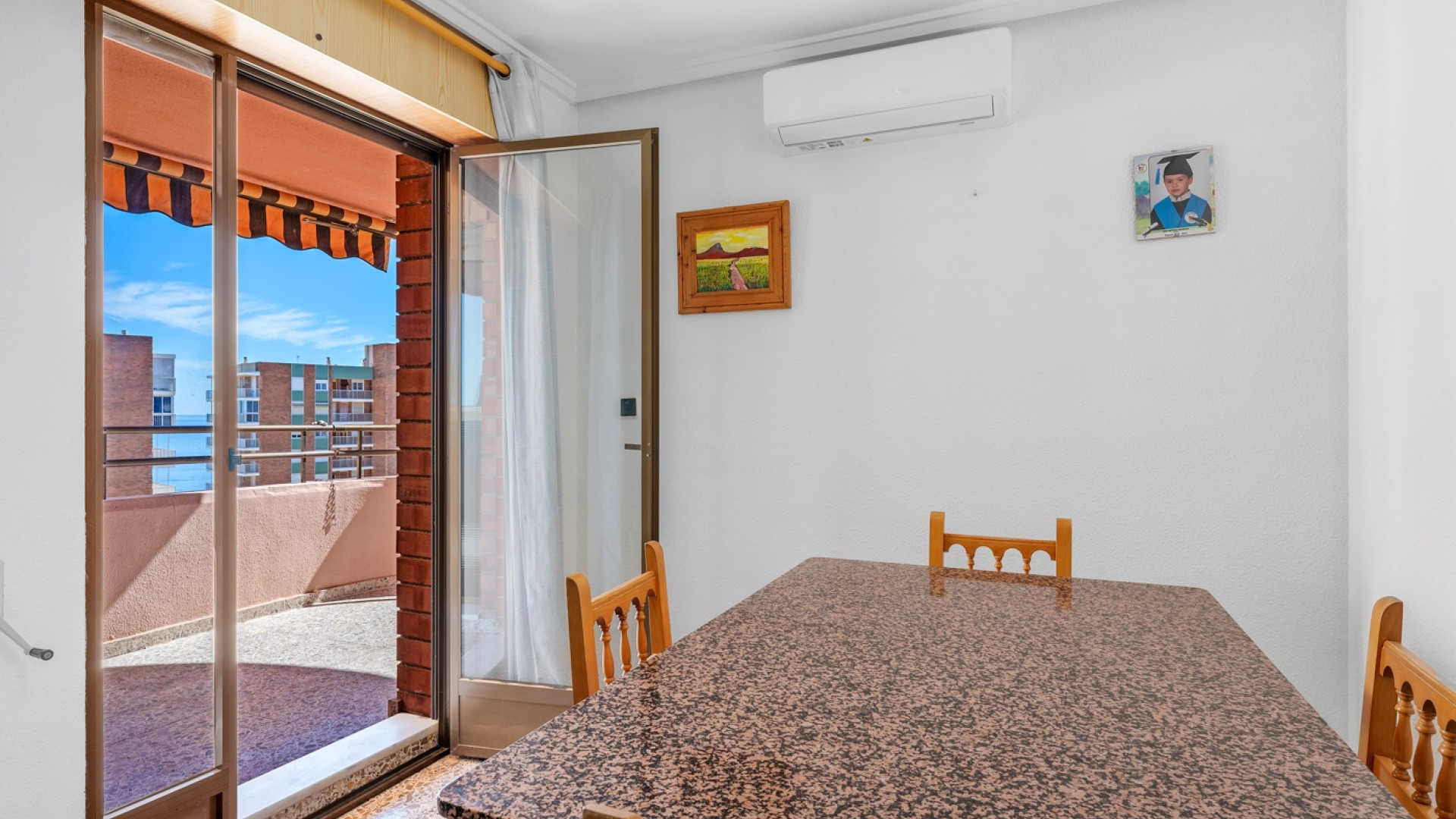 Resale - Apartment - Arenales del Sol - Segunda linea playa