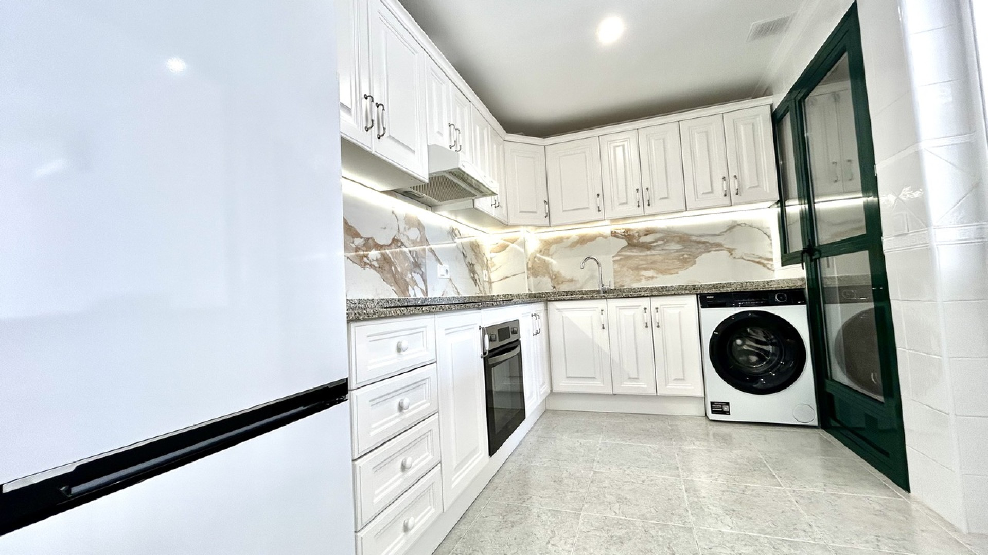 Resale - Apartment - Campoamor