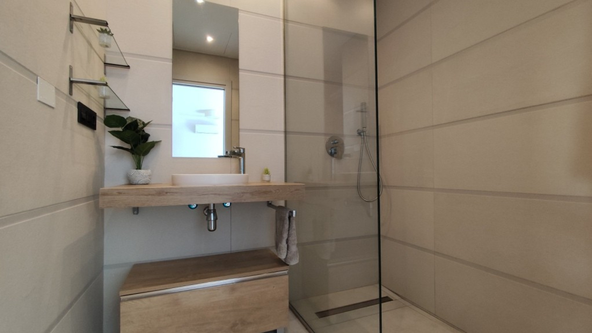 Resale - Apartment - El Raso