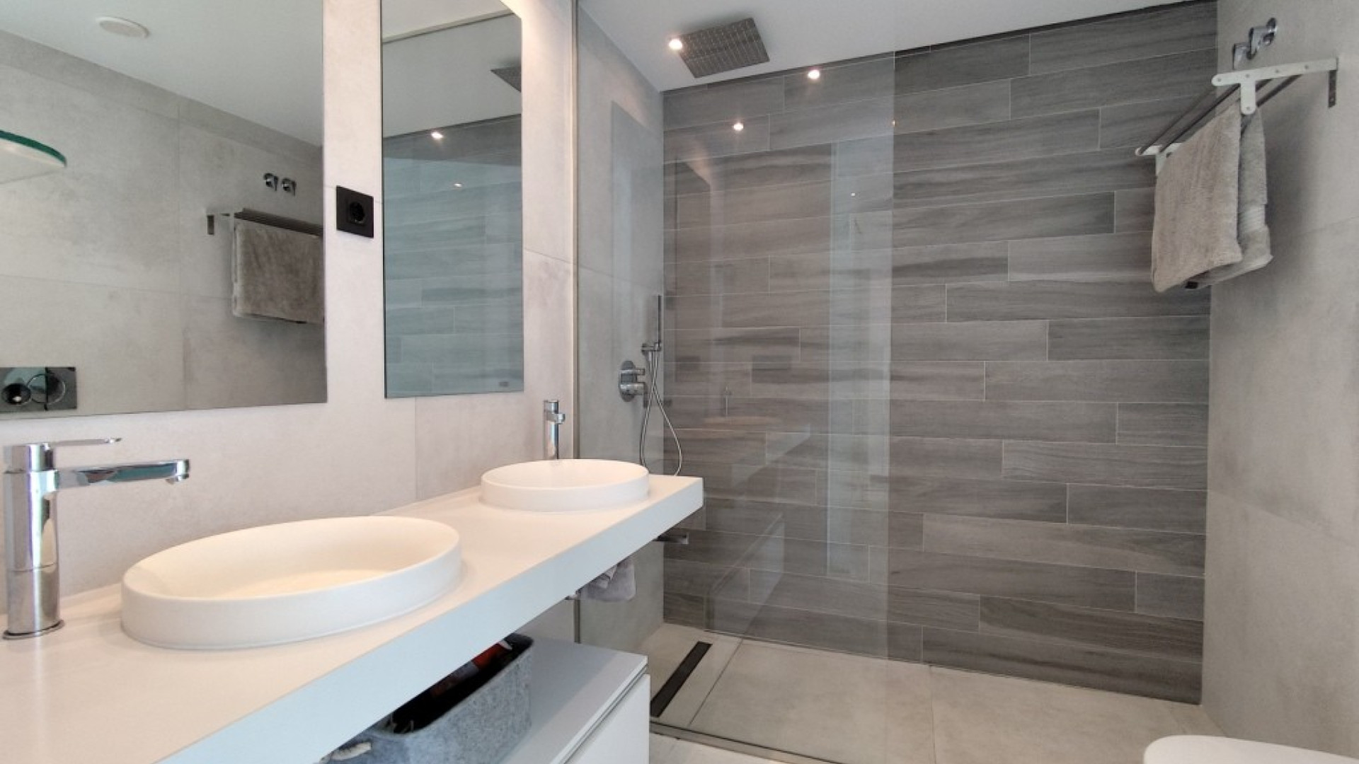 Resale - Apartment - El Raso
