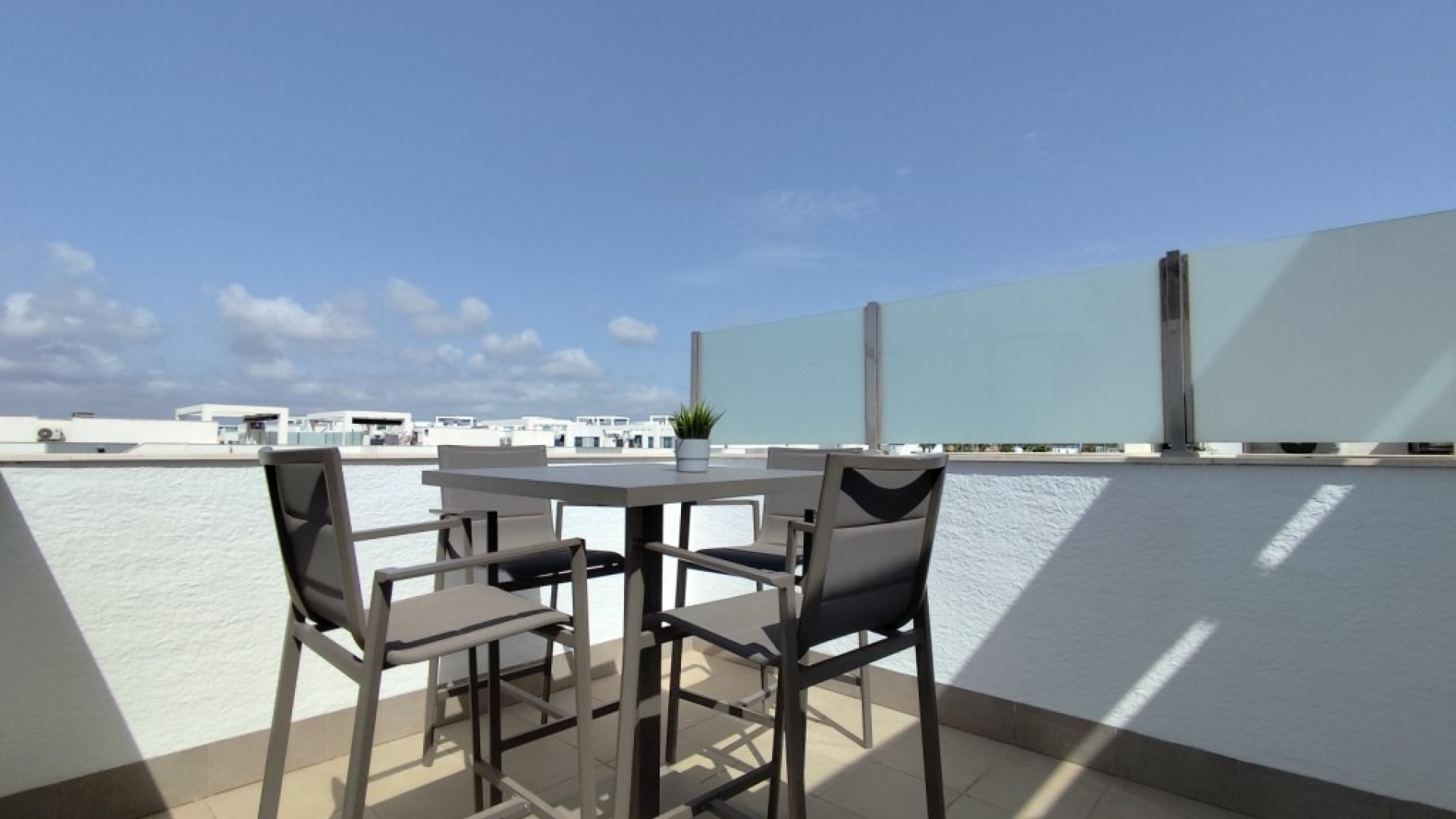 Resale - Apartment - El Raso