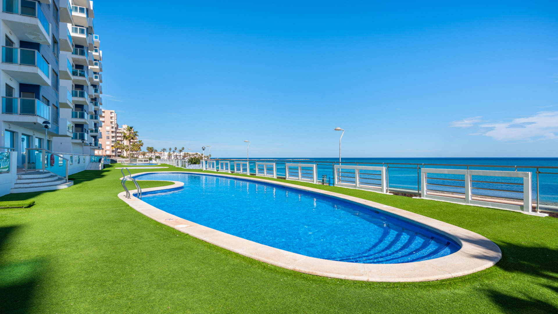 Resale - Apartment - La Manga del Mar Menor - La Manga