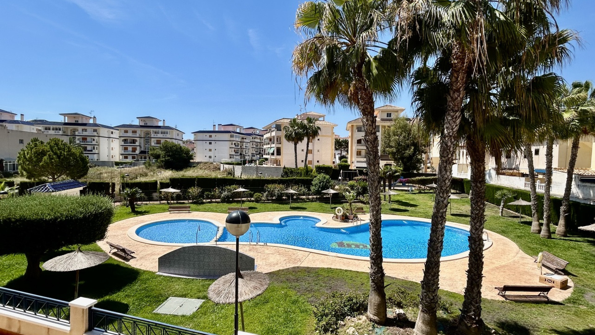 Resale - Apartment - La Mata