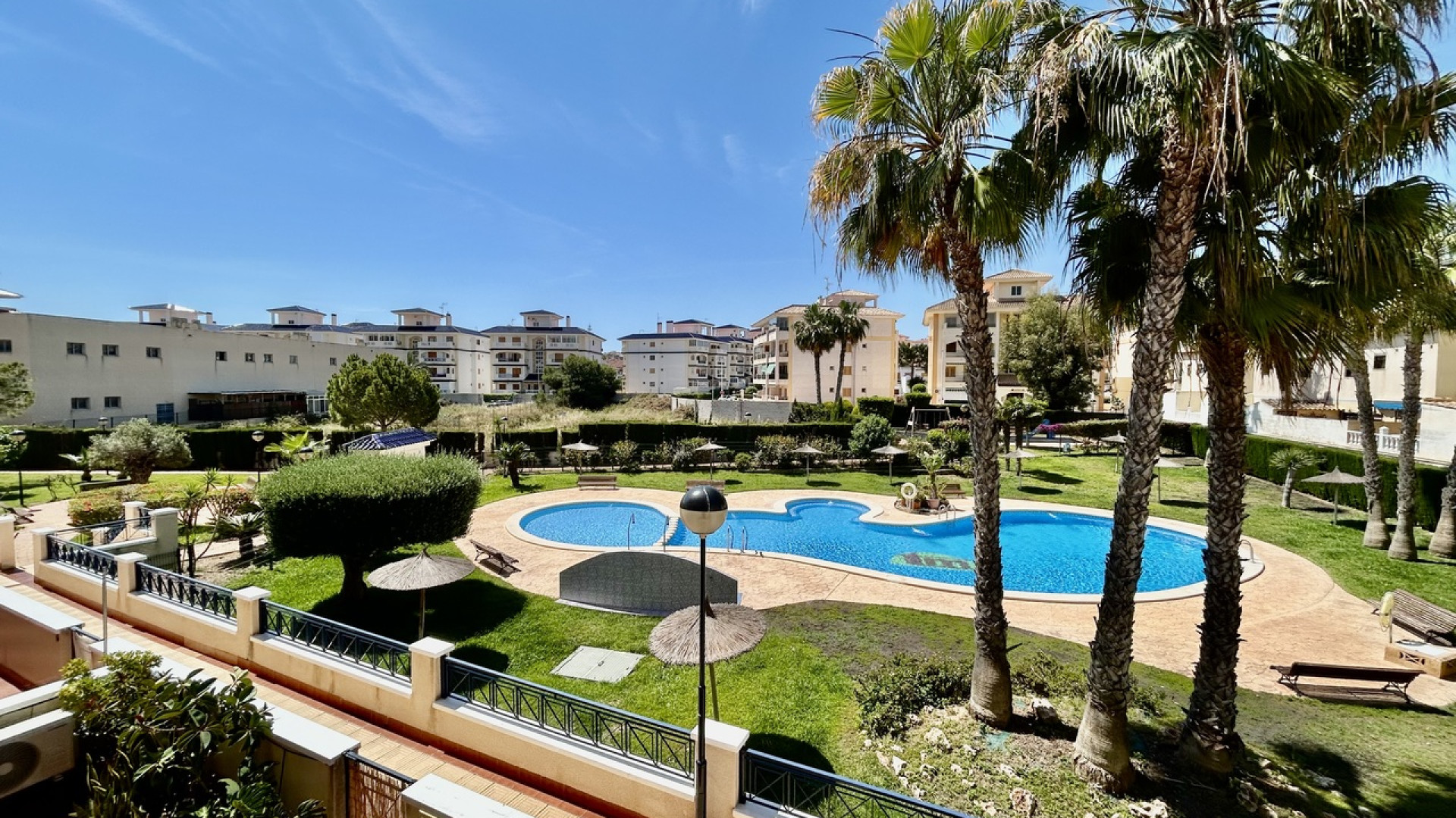 Resale - Apartment - La Mata