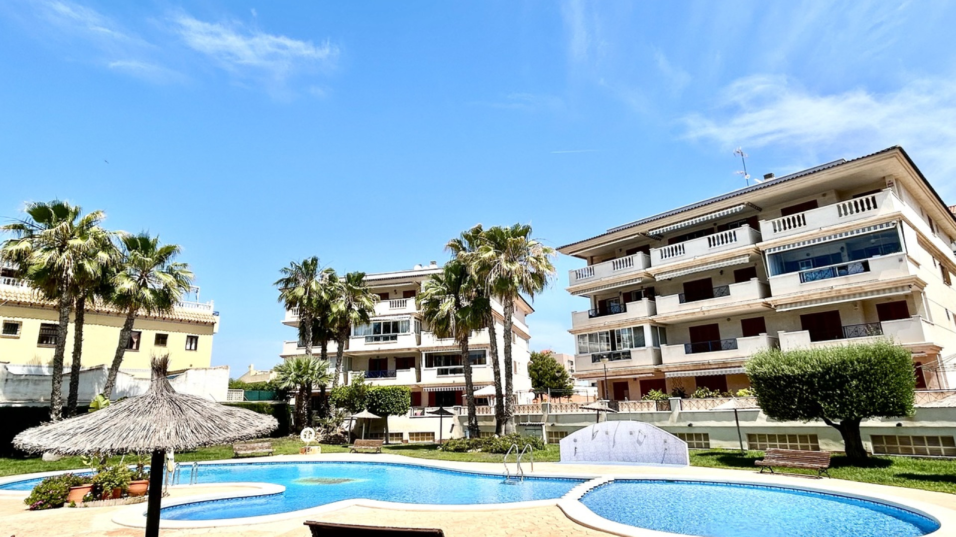 Resale - Apartment - La Mata