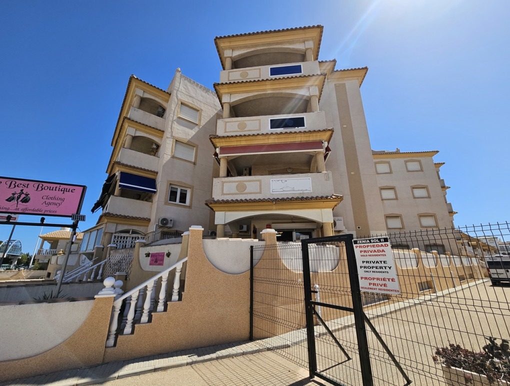 Resale - Apartment - La Zenia