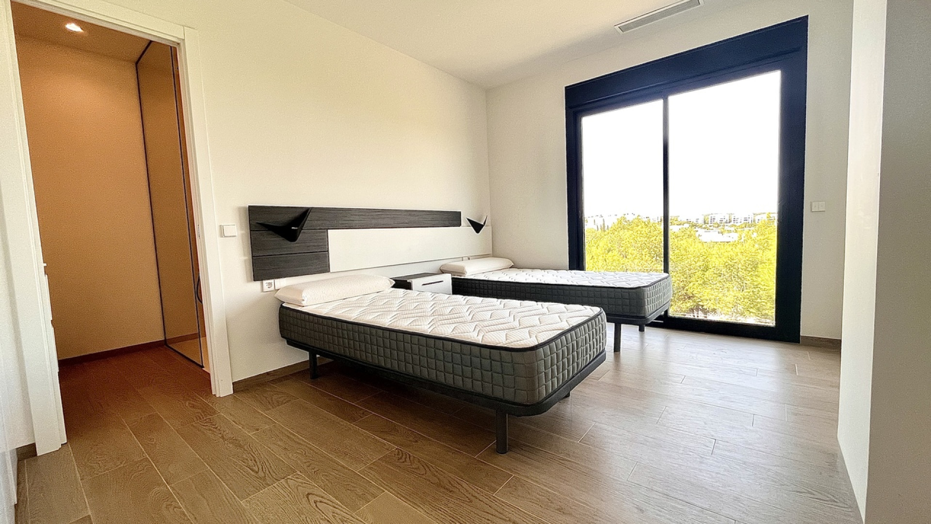 Resale - Apartment - Las Colinas Golf - Las Colinas Golf Resort