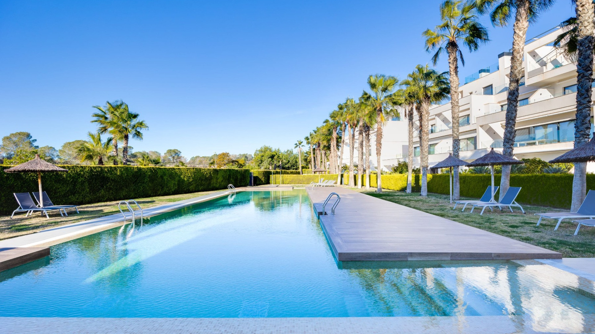 Resale - Apartment - Las Colinas Golf Resort