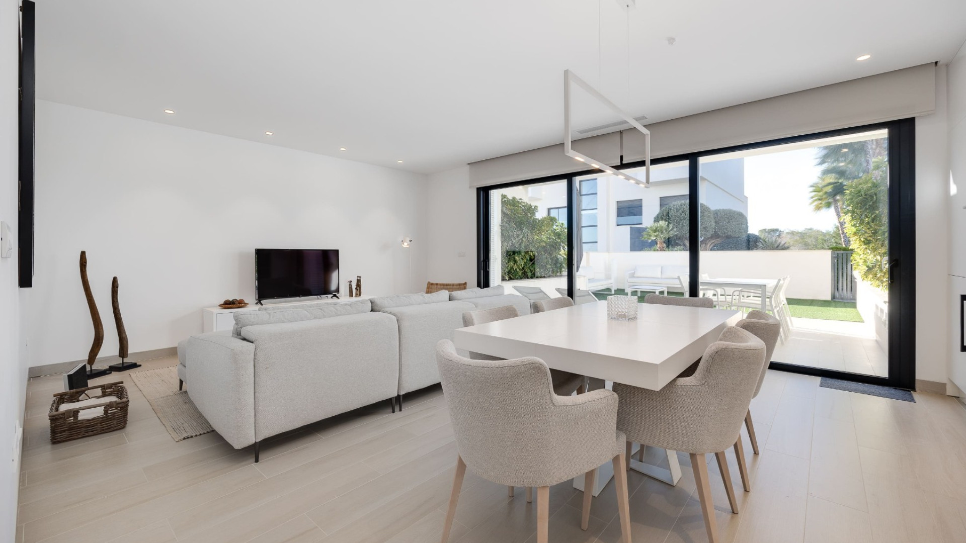 Resale - Apartment - Las Colinas Golf Resort