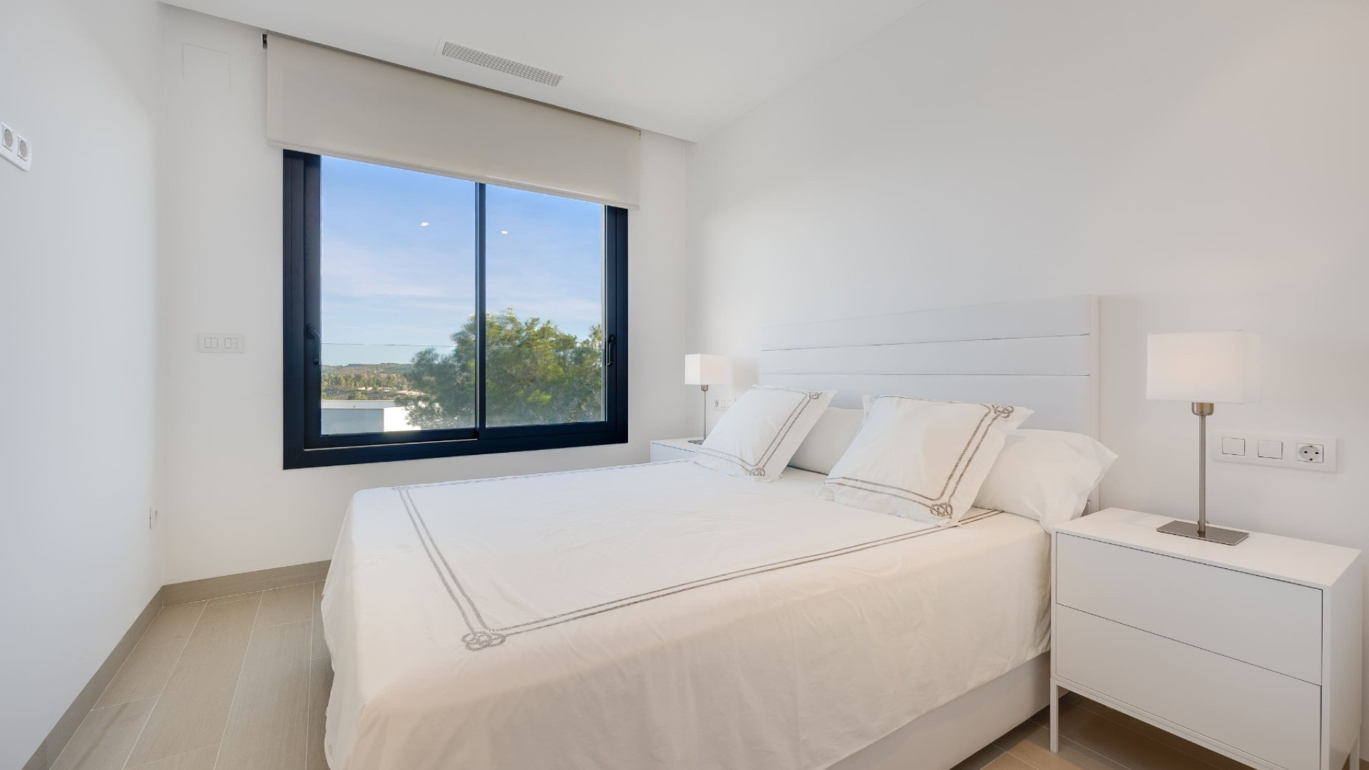 Resale - Apartment - Las Colinas Golf Resort