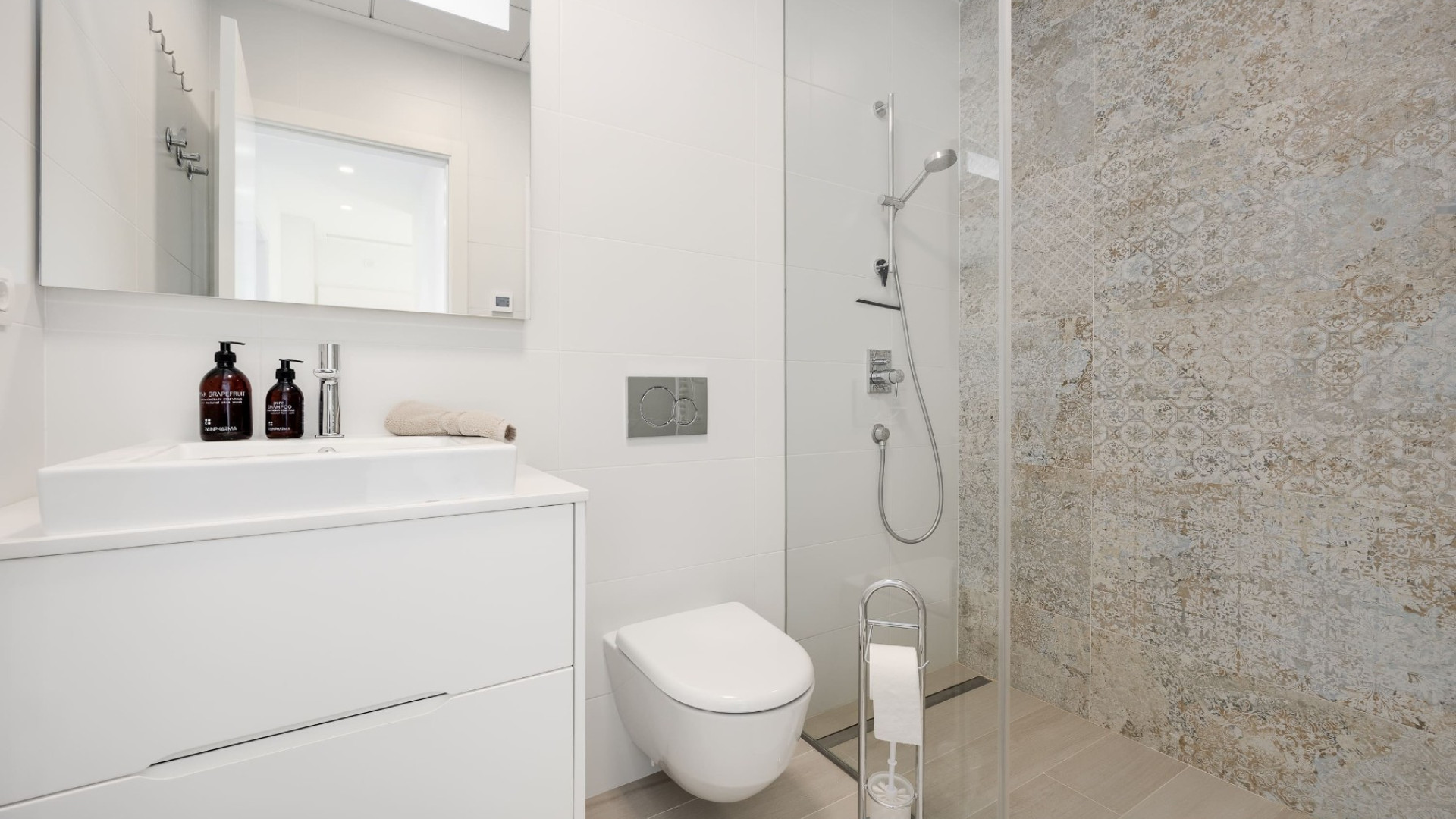 Resale - Apartment - Las Colinas Golf Resort