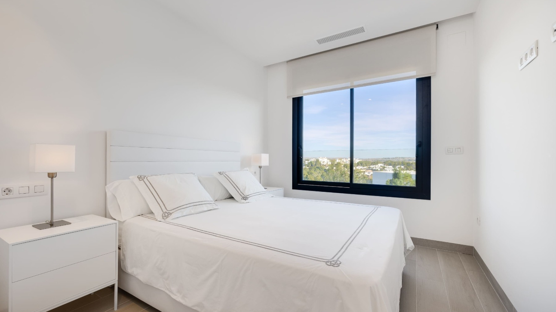 Resale - Apartment - Las Colinas Golf Resort