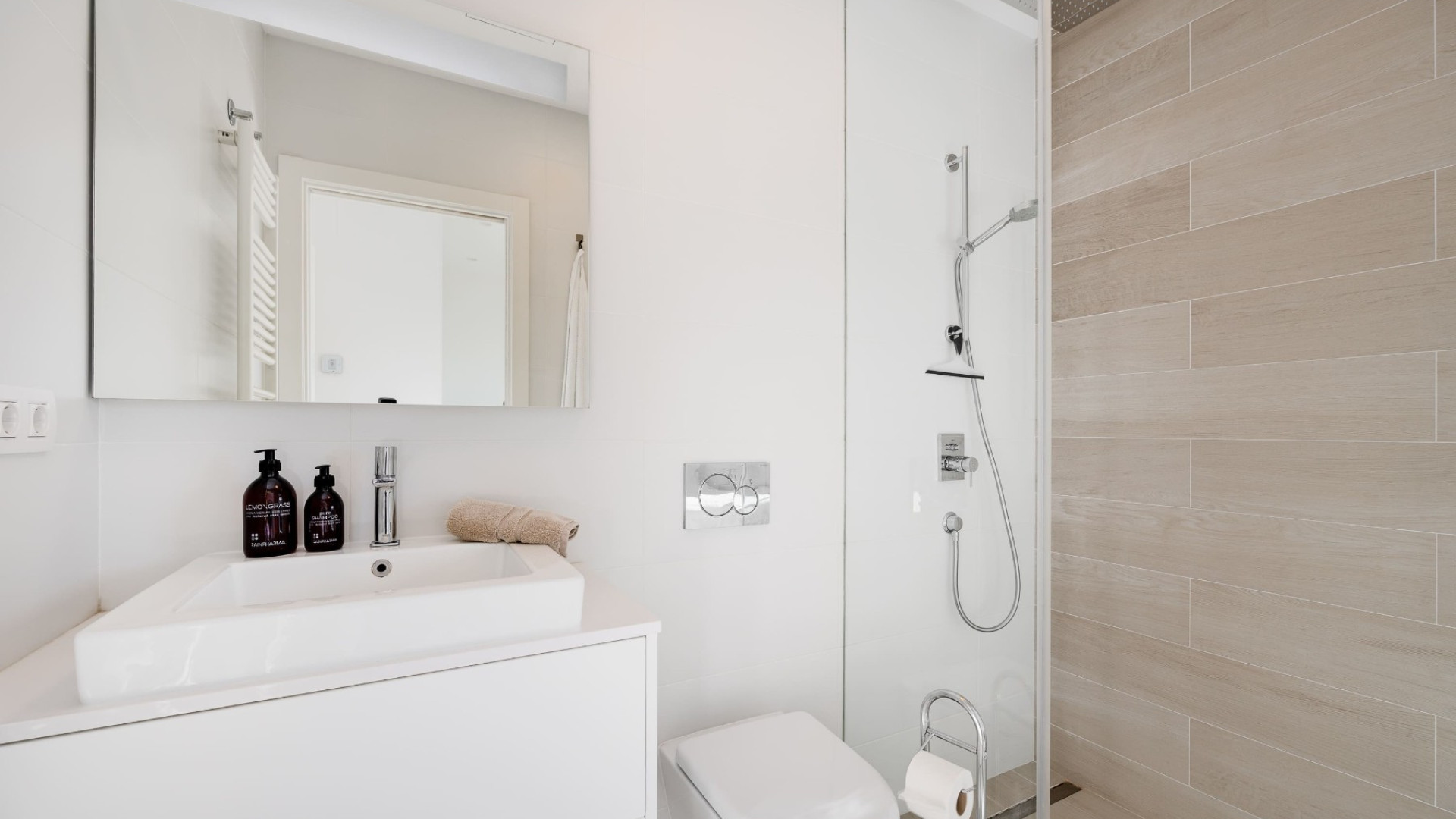 Resale - Apartment - Las Colinas Golf Resort