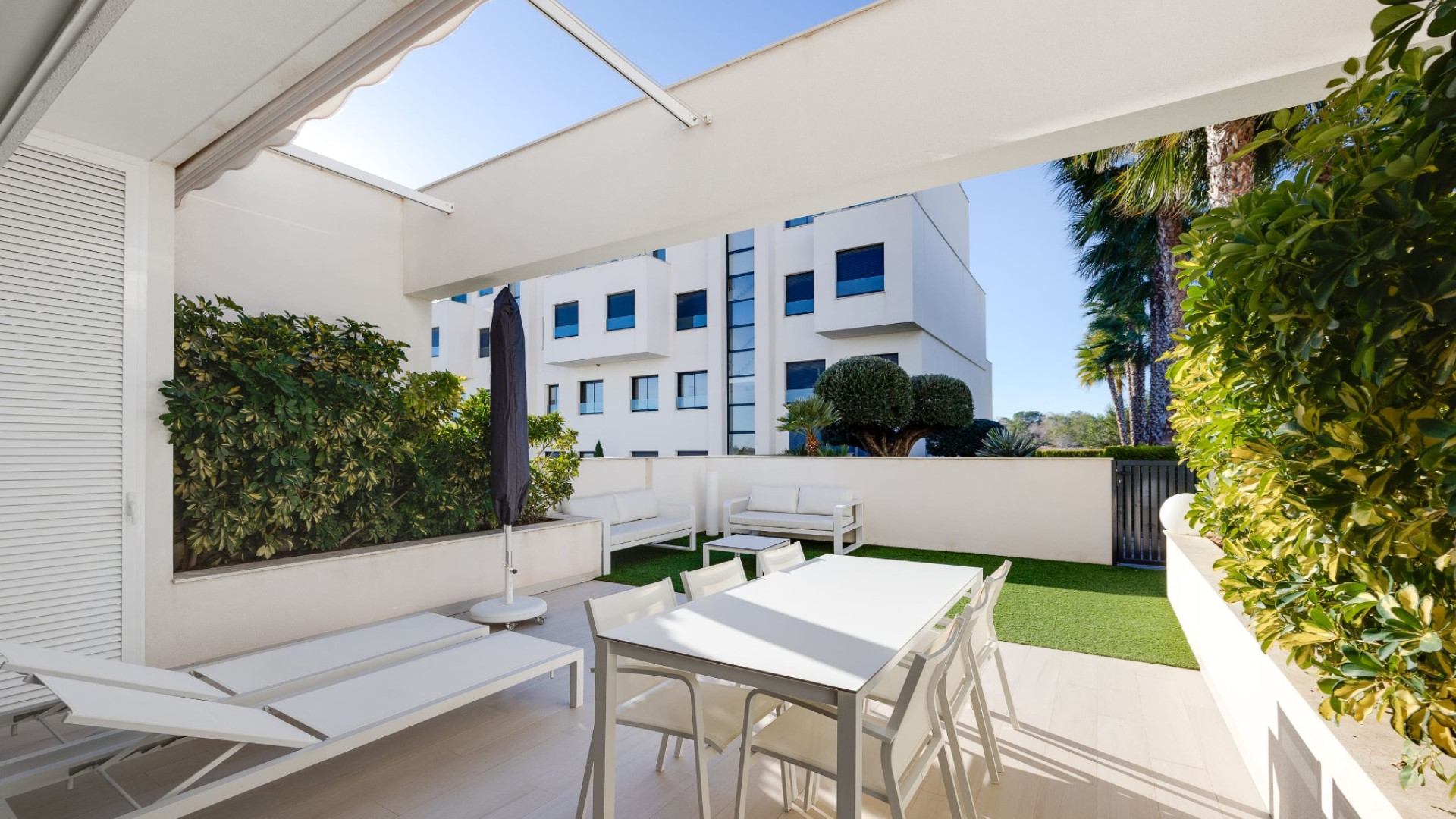 Resale - Apartment - Las Colinas Golf Resort